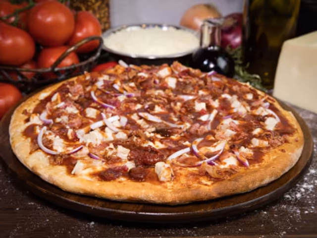 BBQ Chicken Supreme from Delish Pizza